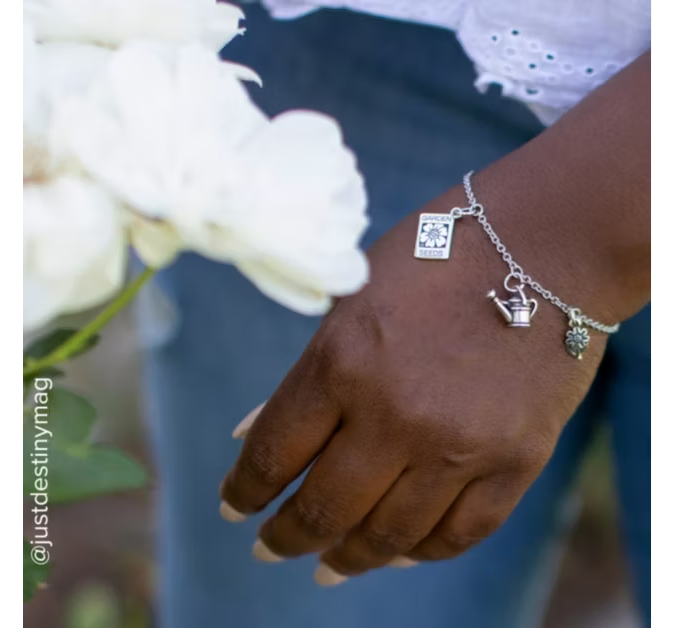 Mini Daisy Charm